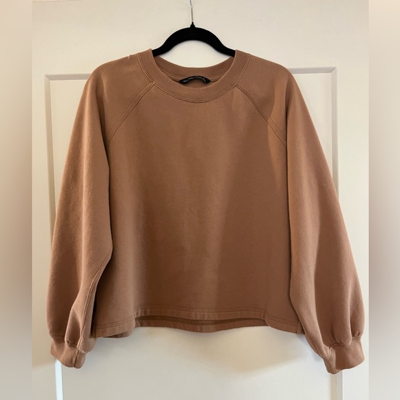 Abercrombie & Fitch Tops - Abercrombie balloon sleeve crewneck sweatshirt size large